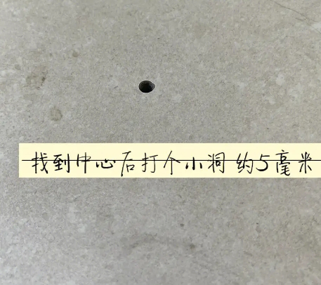 云梦瓷砖空鼓维修公司专业解答在瓷砖铺贴过程中，如果砂料搅拌不均匀，将会带来以下问题