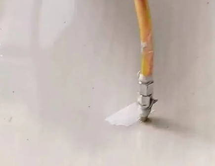 云梦瓷砖空鼓维修公司专业解答在瓷砖铺贴过程中，如果使用的砂料过粗（如全部使用了粗砂），可能会导致以下问题